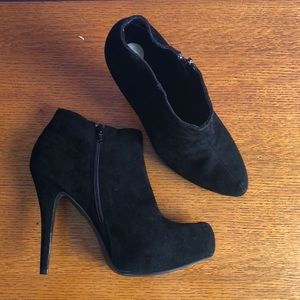 NWOT Faux Suede Platforms